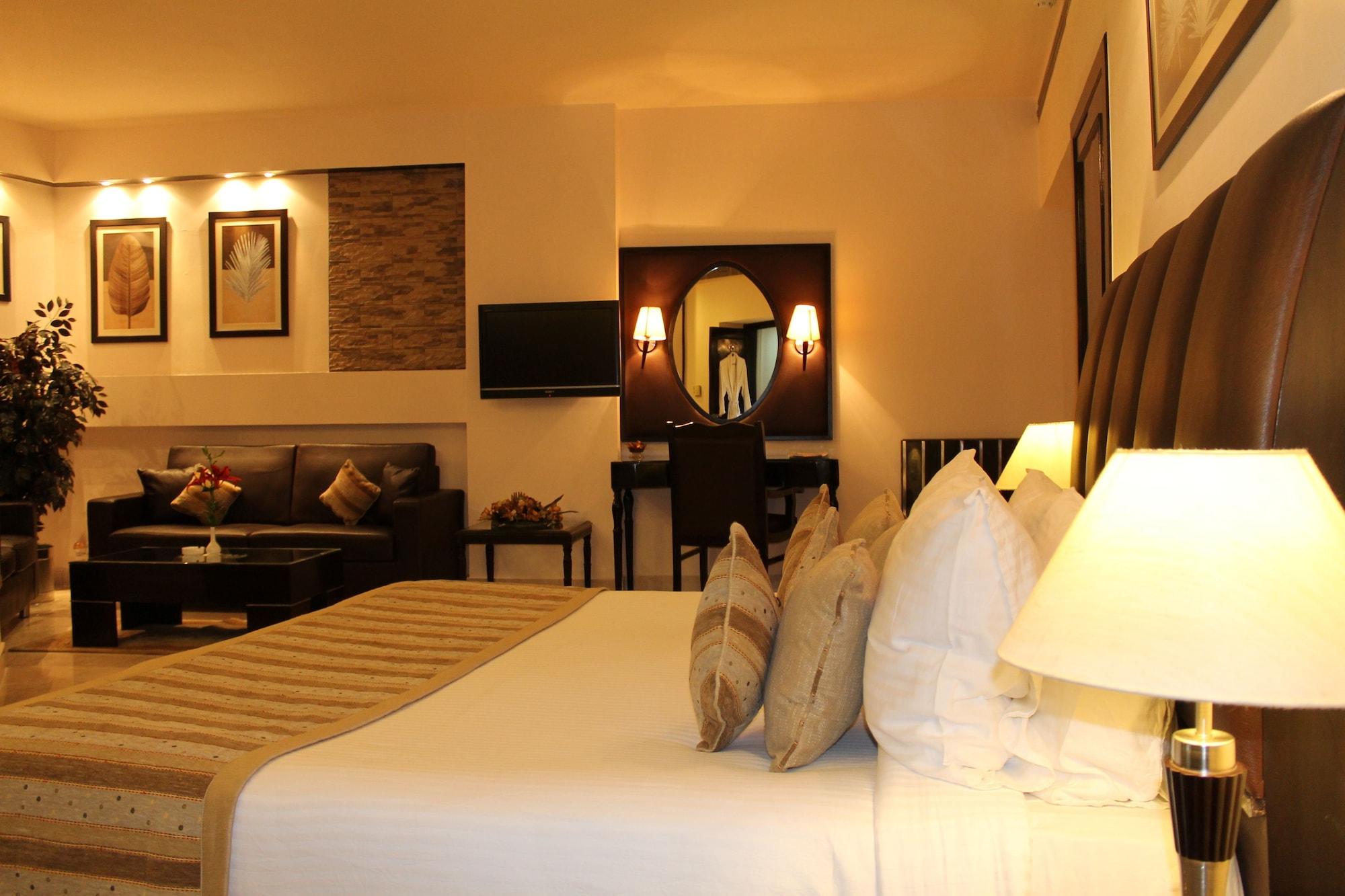 Hotel Shanti Palace Mahipalpur New Delhi Buitenkant foto