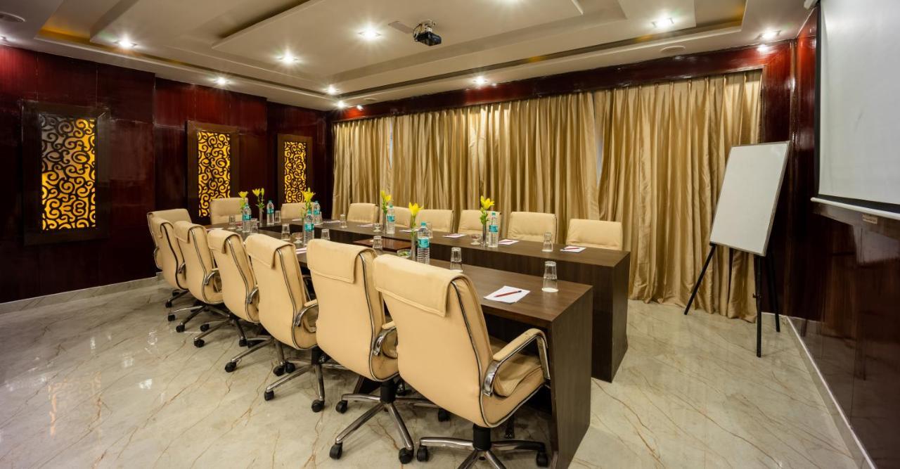 Hotel Shanti Palace Mahipalpur New Delhi Buitenkant foto