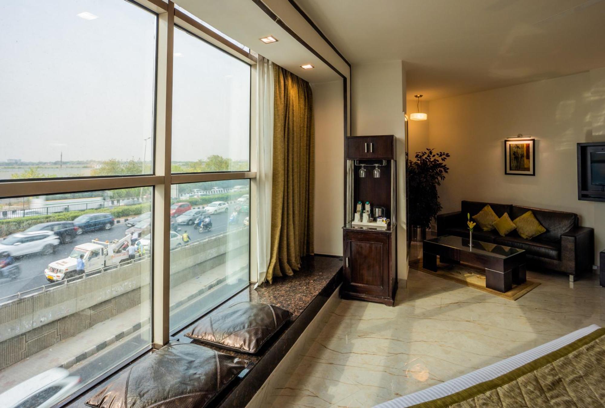 Hotel Shanti Palace Mahipalpur New Delhi Buitenkant foto