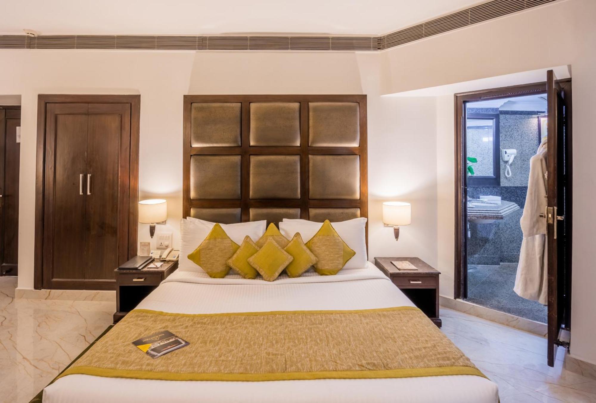 Hotel Shanti Palace Mahipalpur New Delhi Buitenkant foto