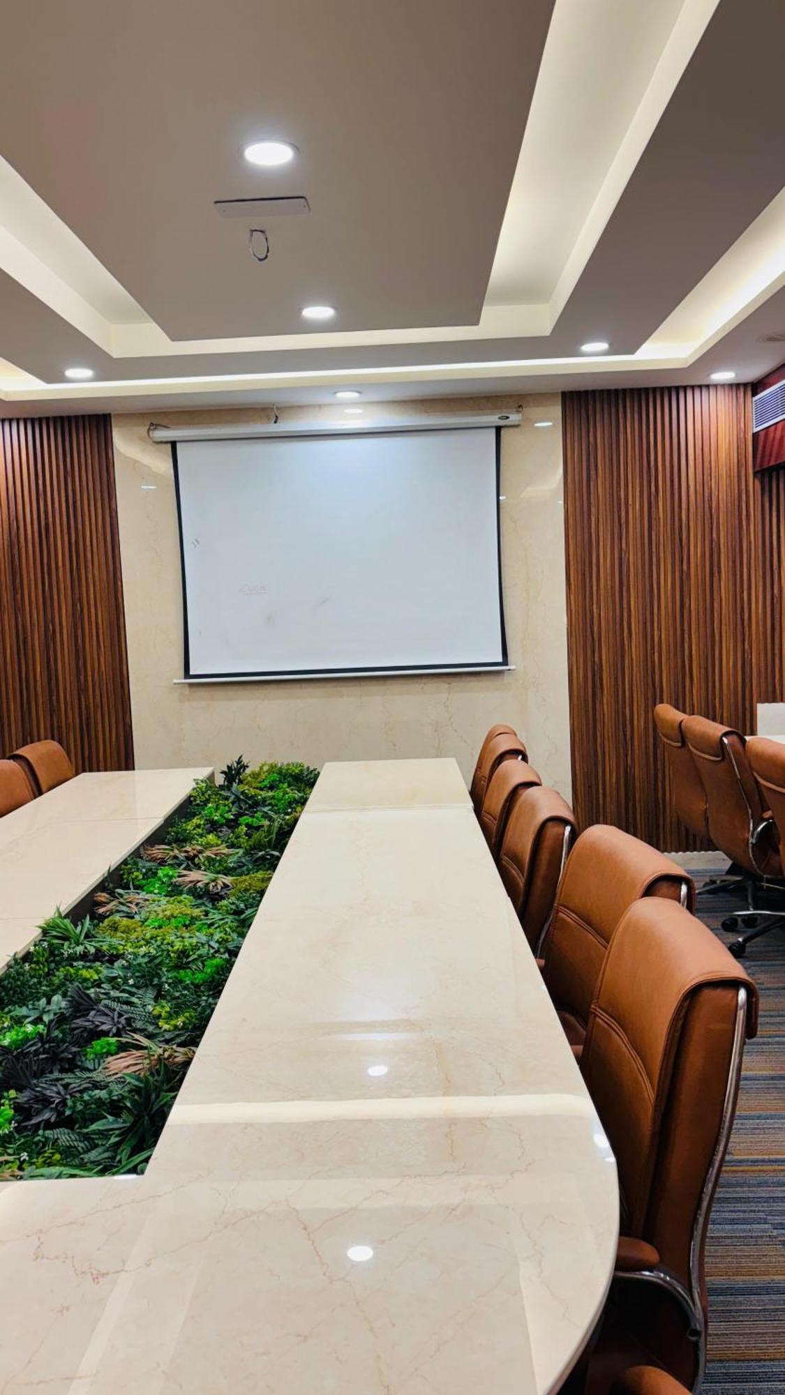 Hotel Shanti Palace Mahipalpur New Delhi Buitenkant foto